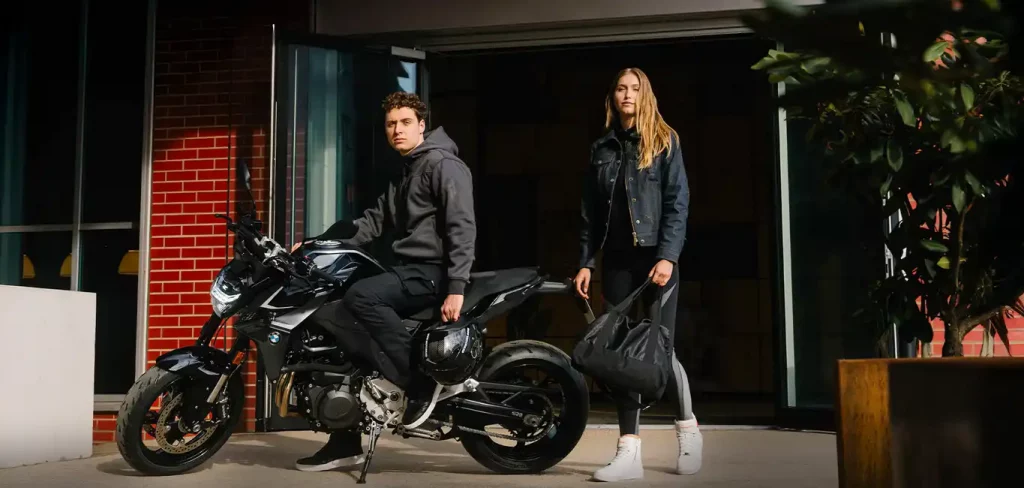 Jugendliche Motorrad-Fahranfänger